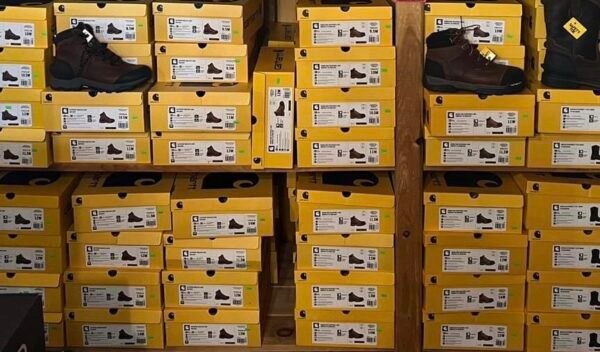 Carhartt boots pallet