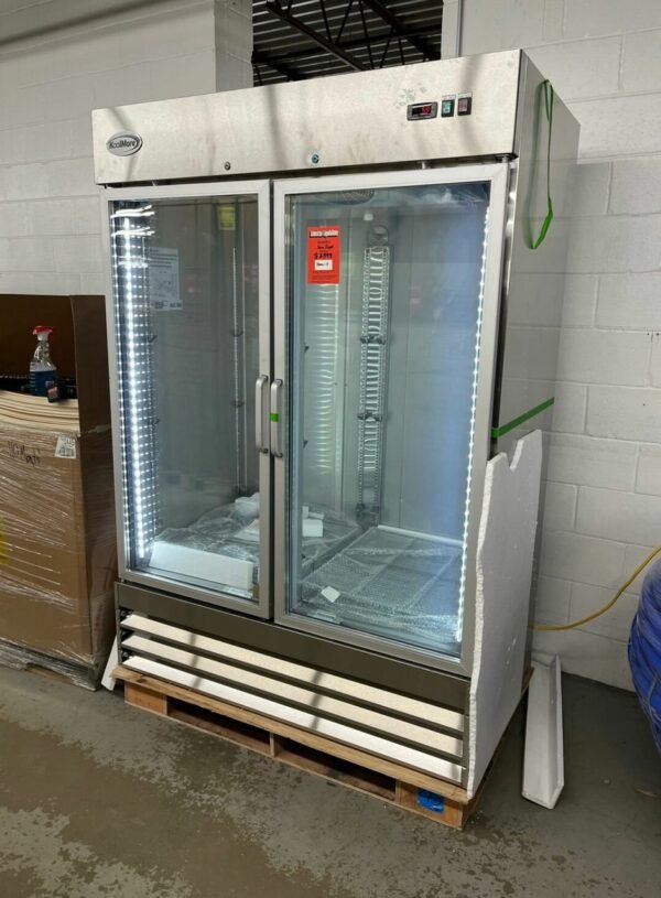 Glass Door Reach-In Freeze