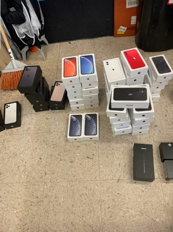 MIX IPHONE PALLETS
