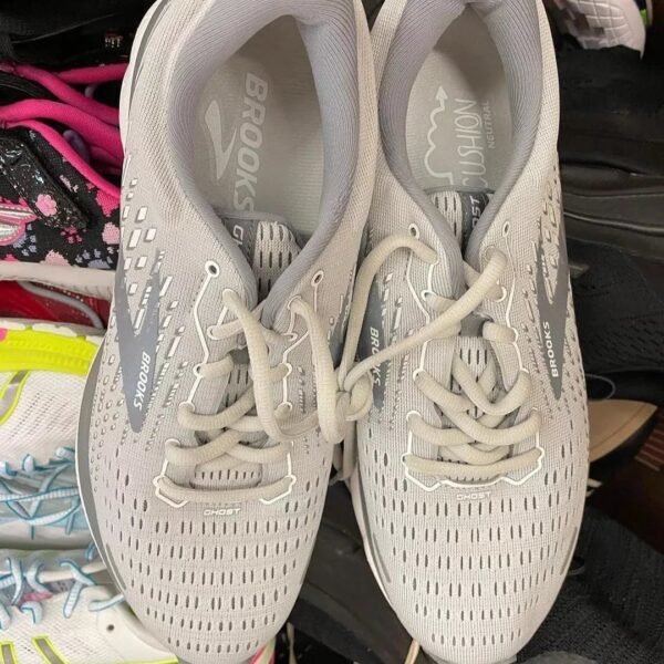 Sport shoes