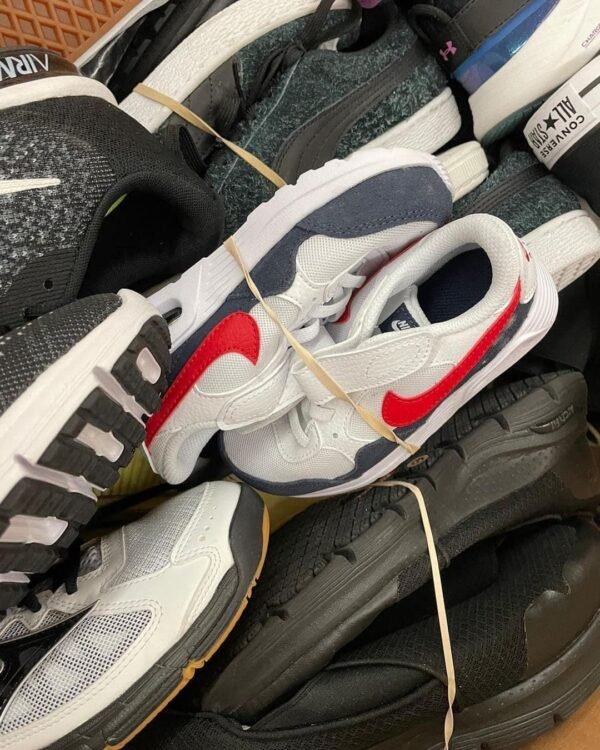 Sport shoes