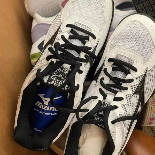 Sport shoes