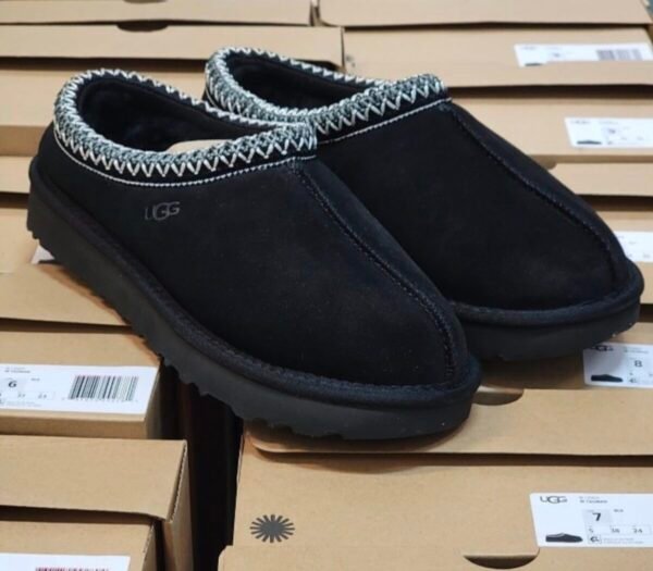 Ugg shoe pallets