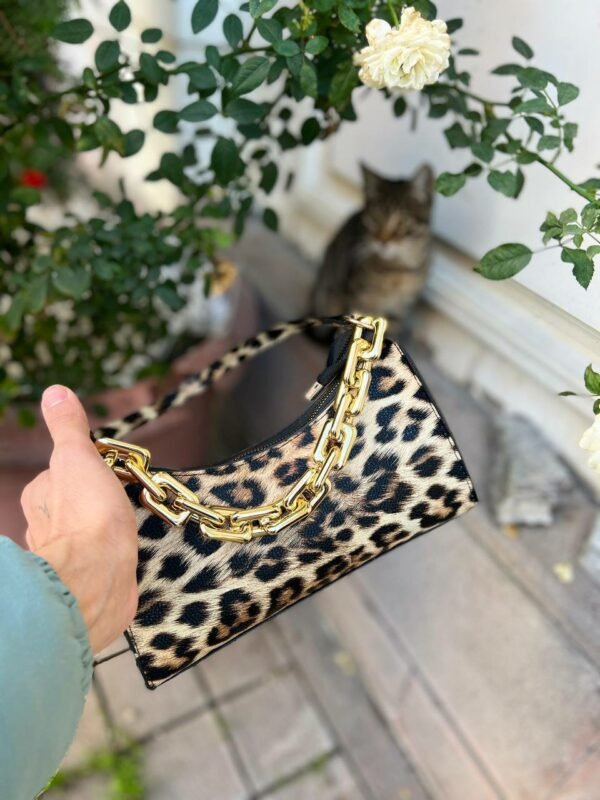 Woman bags & purse pallets